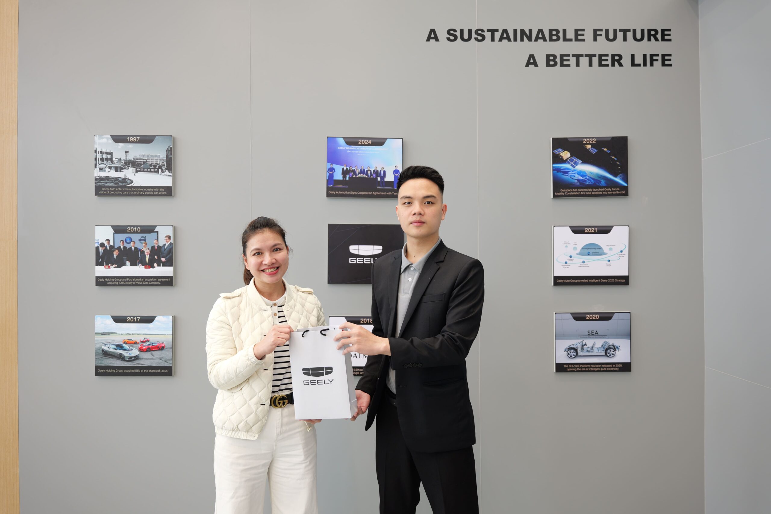 Những món quà độc quyền Geely Bắc Giang tri ân khách hàng 