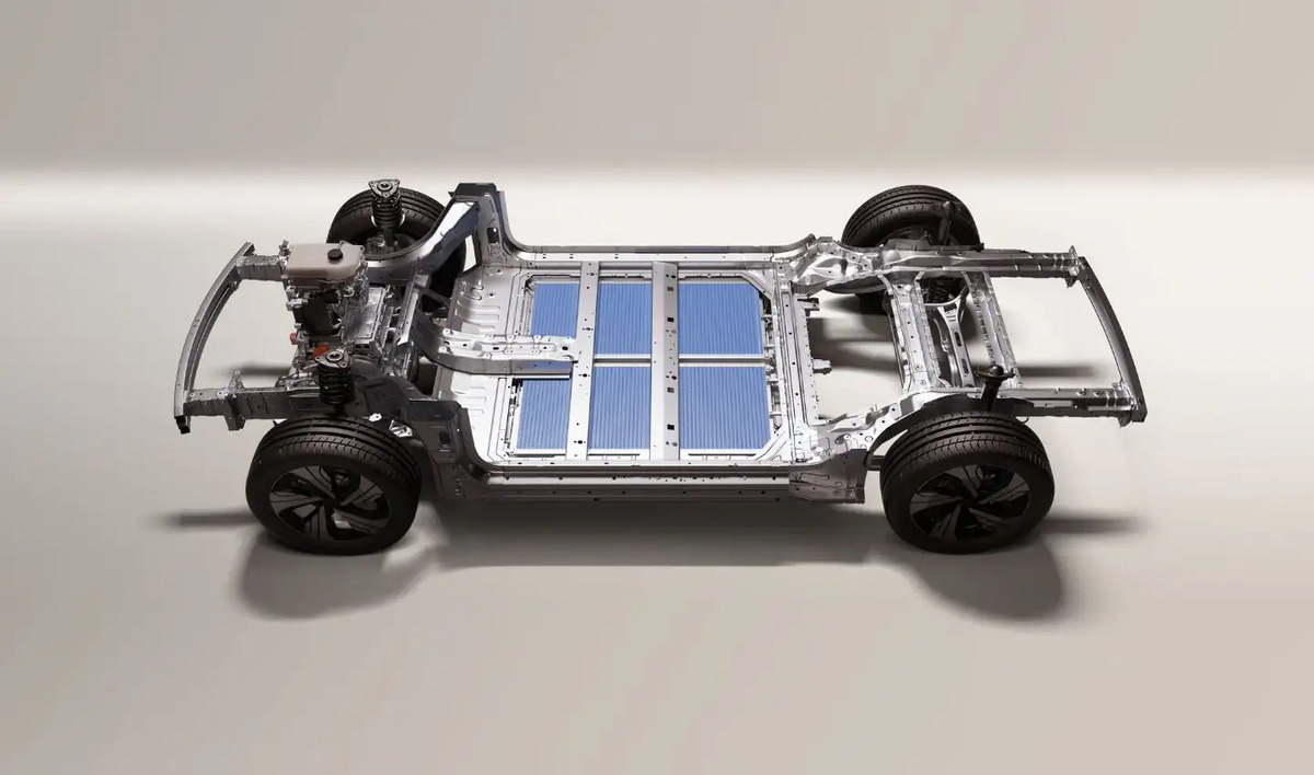 Khung gầm kỹ thuật số AI của Geely có tốc độ phản ứng cực nhanh, nâng cao độ an toàn khi di chuyển